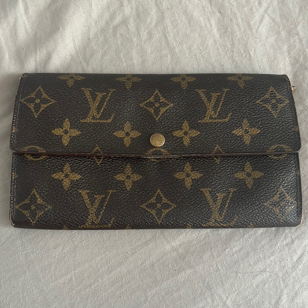Louis Vuitton International Wallet-Authentic